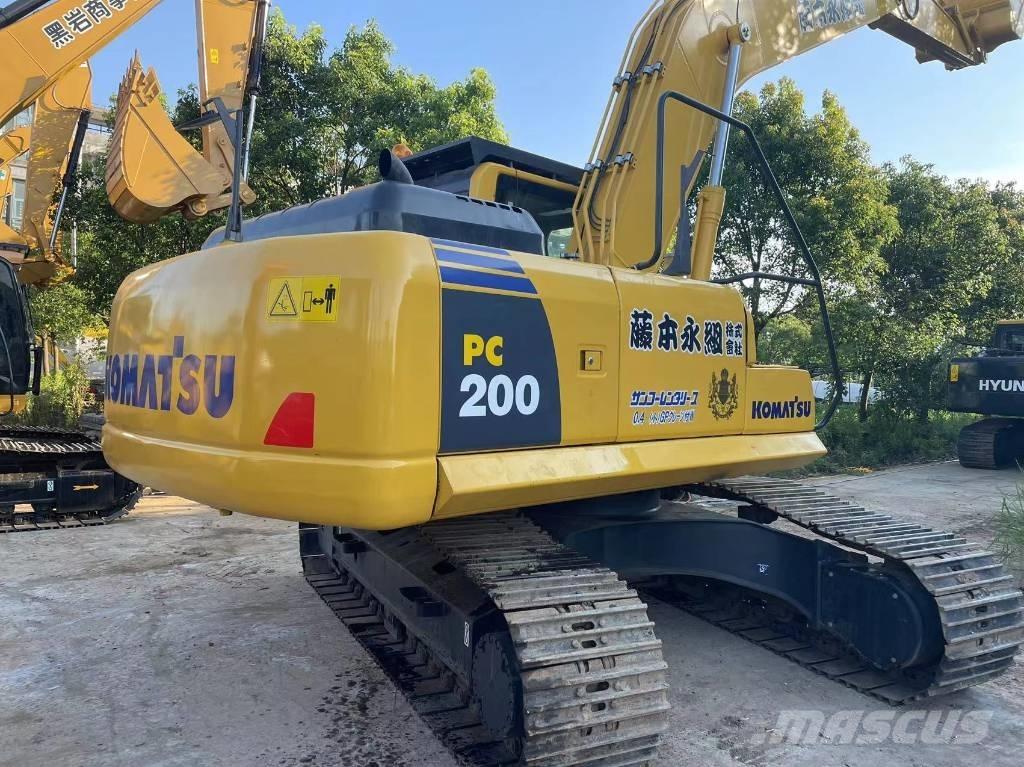 Komatsu PC 200-8 Paletli ekskavatörler