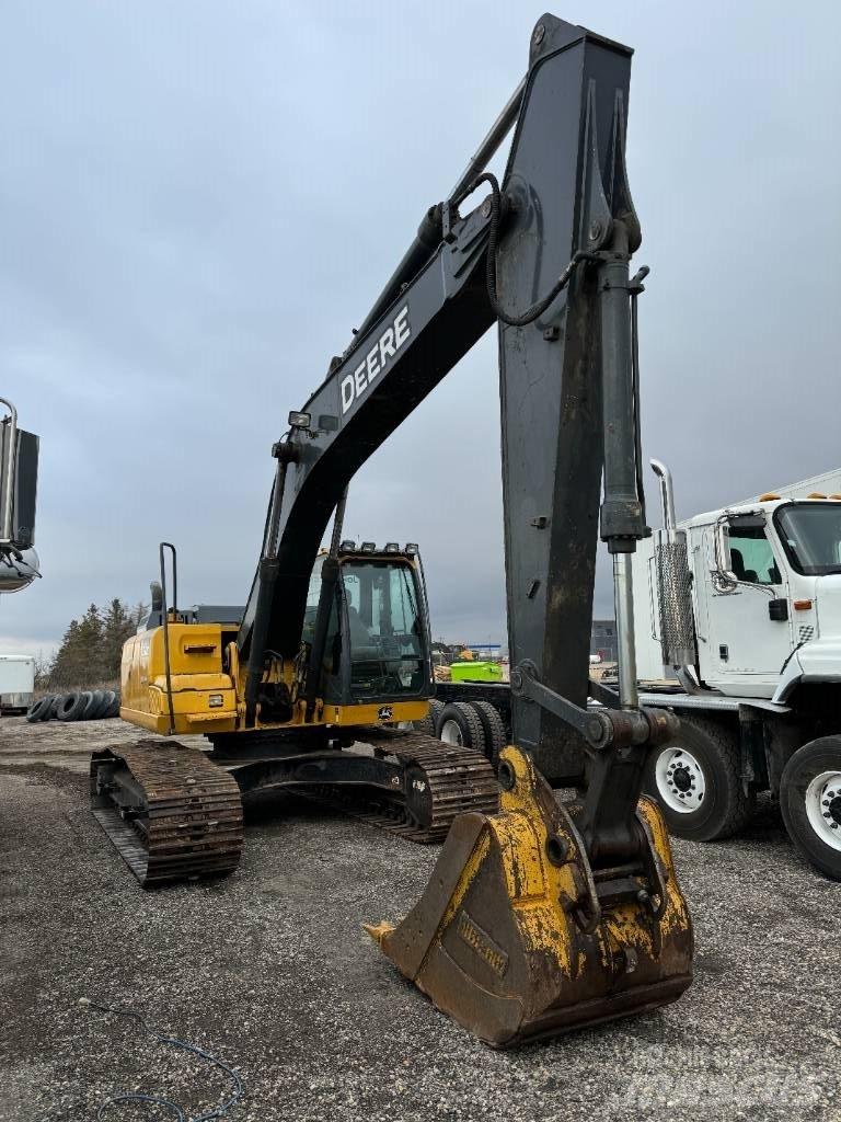 DEERE 210G LC Paletli ekskavatörler