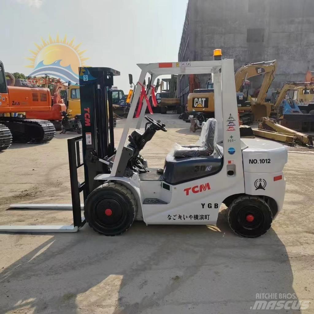TCM FD30 Reach truck - depo içi istif araçları