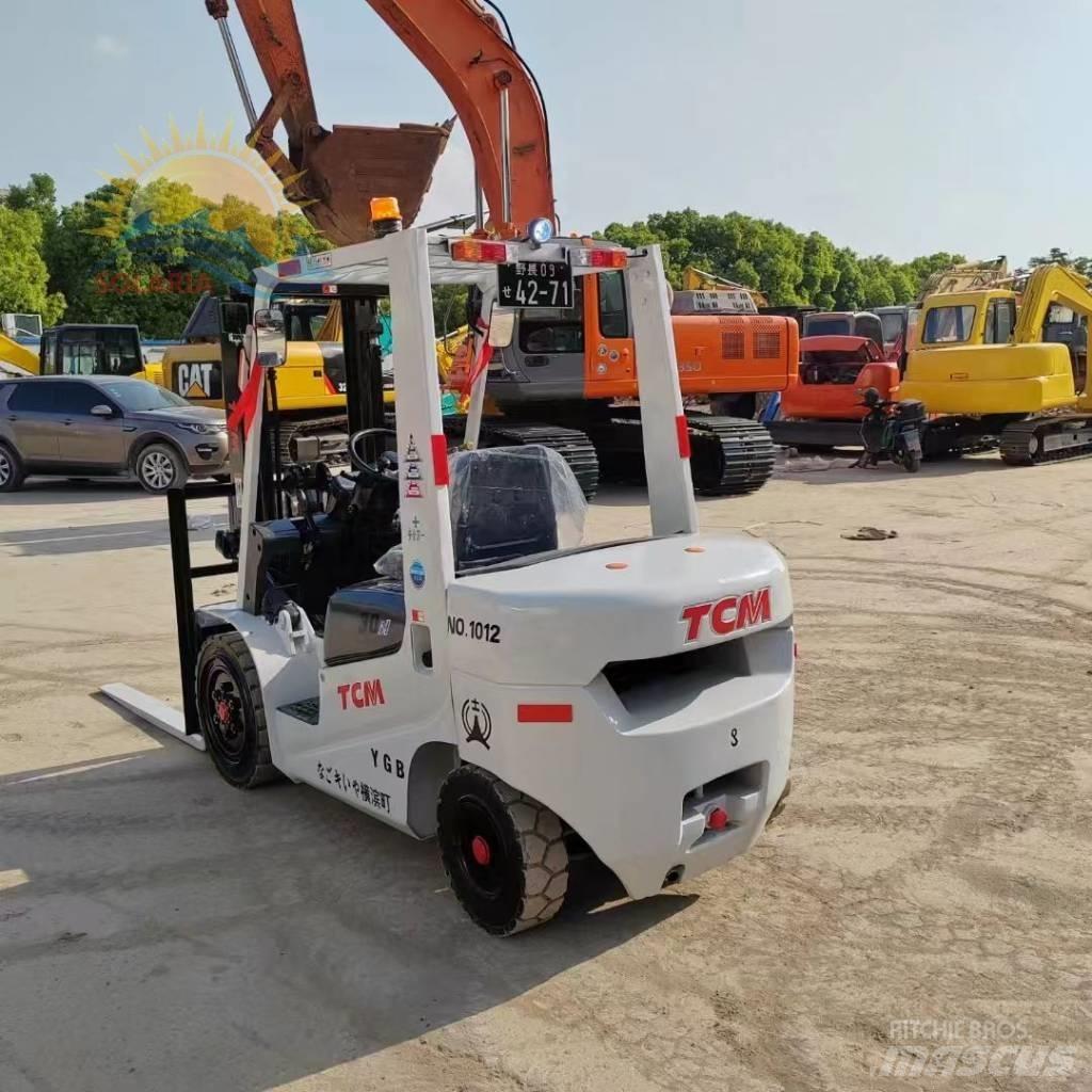 TCM FD30 Reach truck - depo içi istif araçları