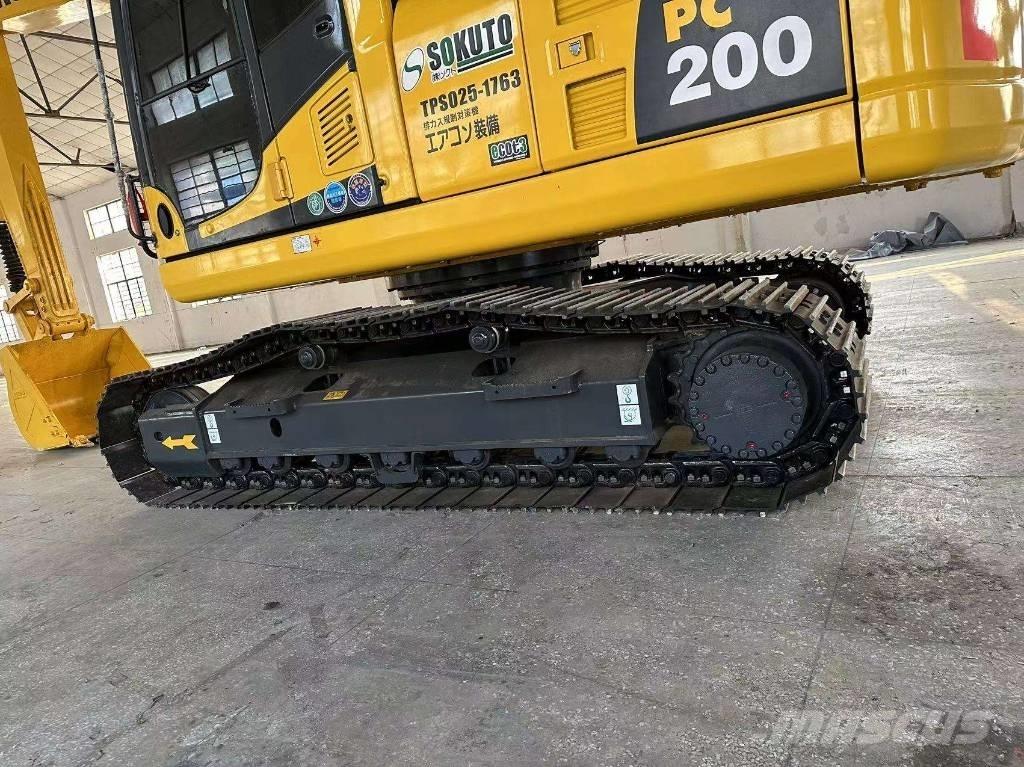 Komatsu PC 200-8 Paletli ekskavatörler