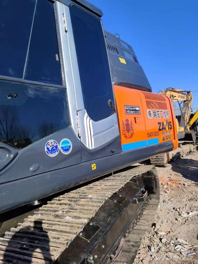Hitachi ZX 200 Paletli ekskavatörler