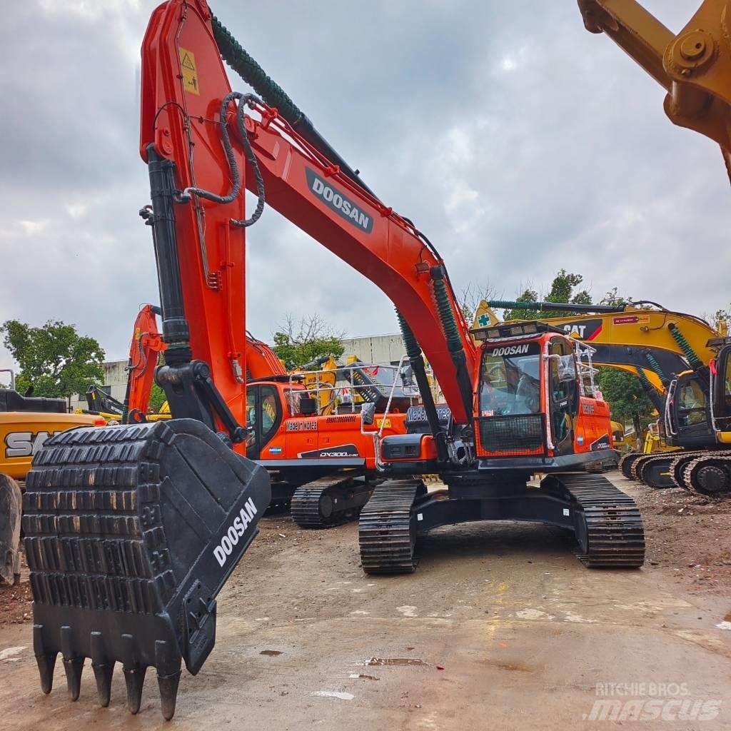 Doosan DX 300 LC Paletli ekskavatörler