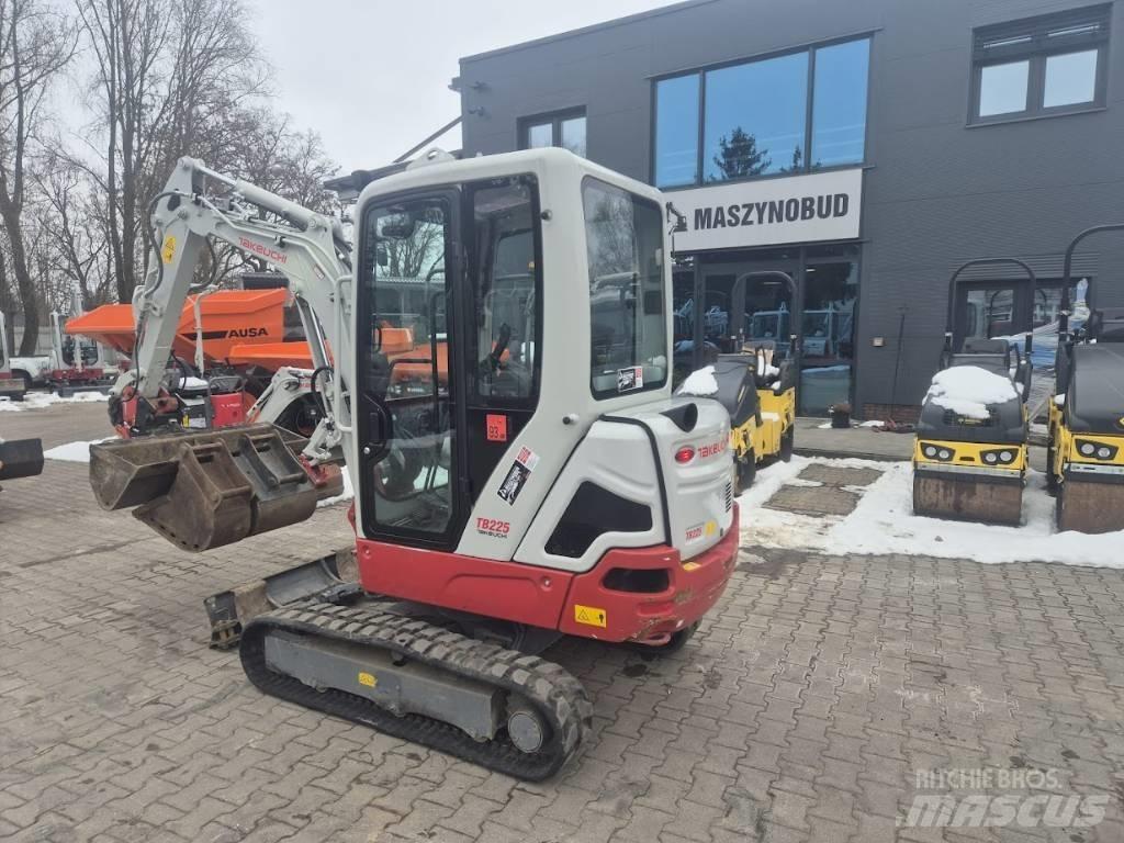 Takeuchi TB 225 Mini ekskavatörler, 7 tona dek