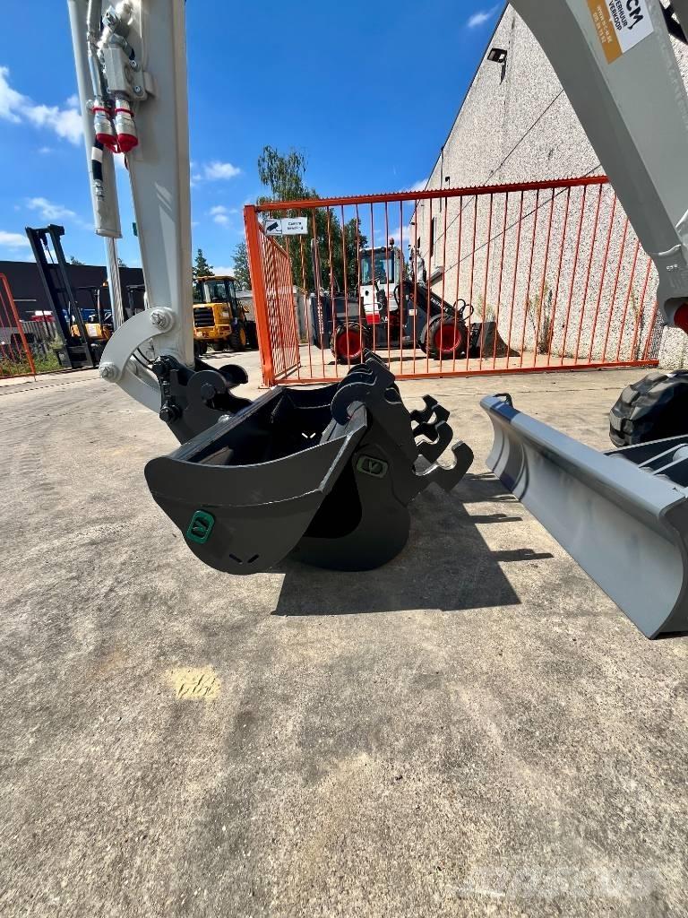 Takeuchi TB 217 R Mini ekskavatörler, 7 tona dek