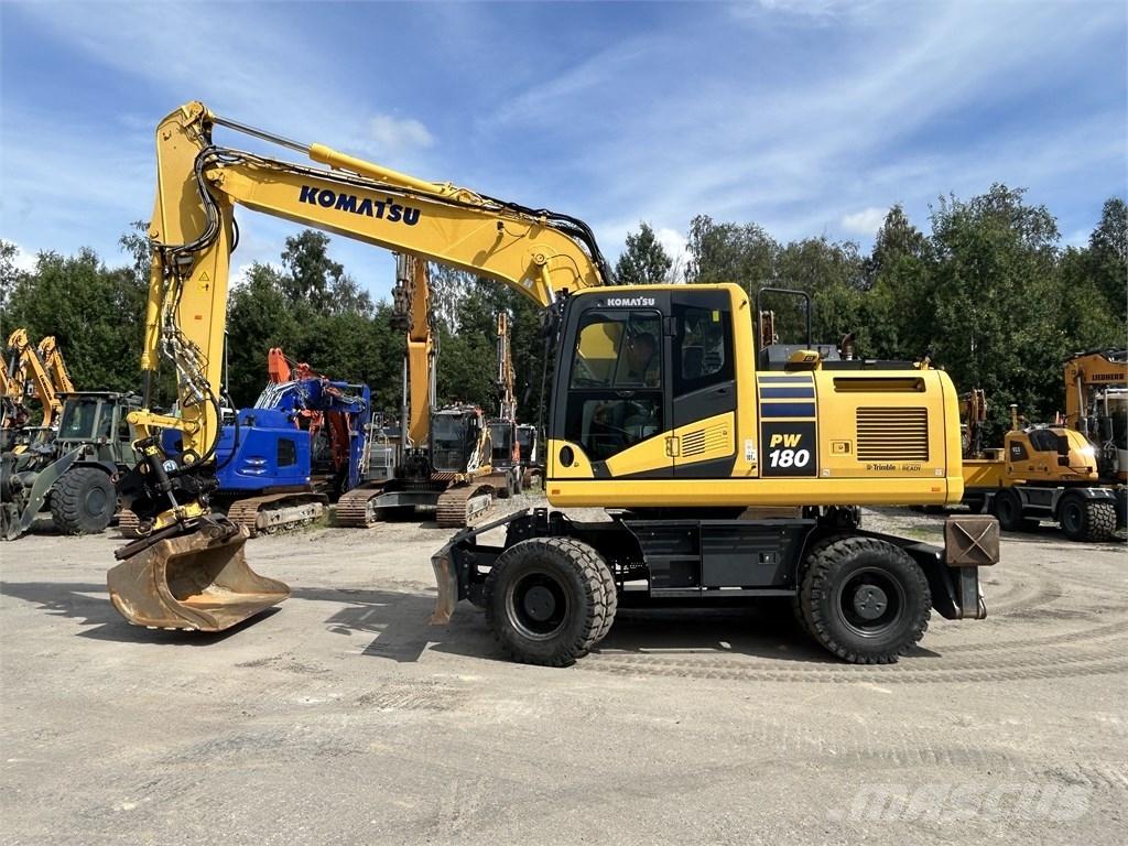 Komatsu PW 180-11 Lastik tekerli ekskavatörler