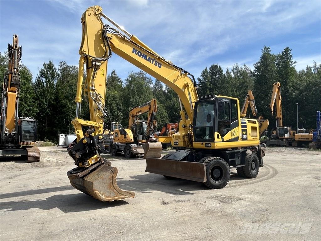 Komatsu PW 180-11 Lastik tekerli ekskavatörler