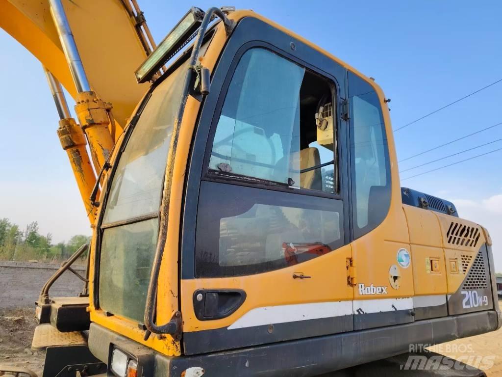 Hyundai R210W-9 Lastik tekerli ekskavatörler
