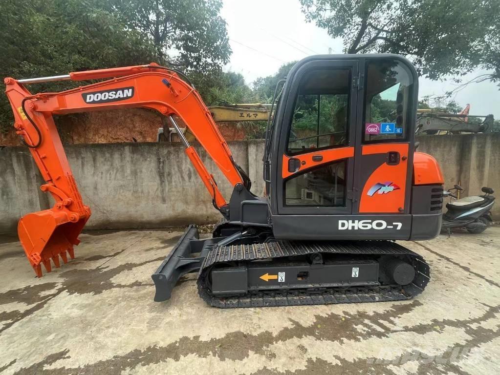 Doosan DH 60-7 Mini ekskavatörler, 7 tona dek
