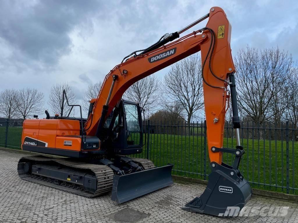 Doosan dx140w Lastik tekerli ekskavatörler