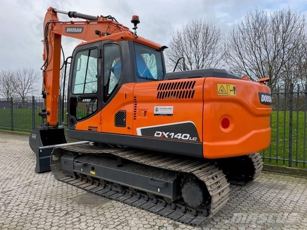 Doosan dx140w Lastik tekerli ekskavatörler