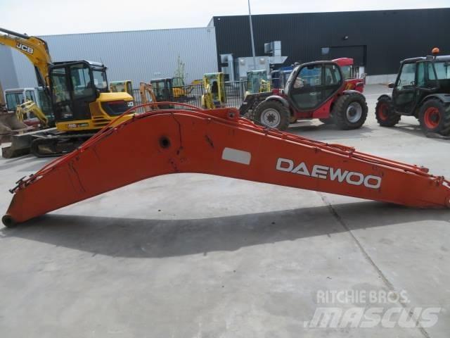 Daewoo DX 225 LC Saseler