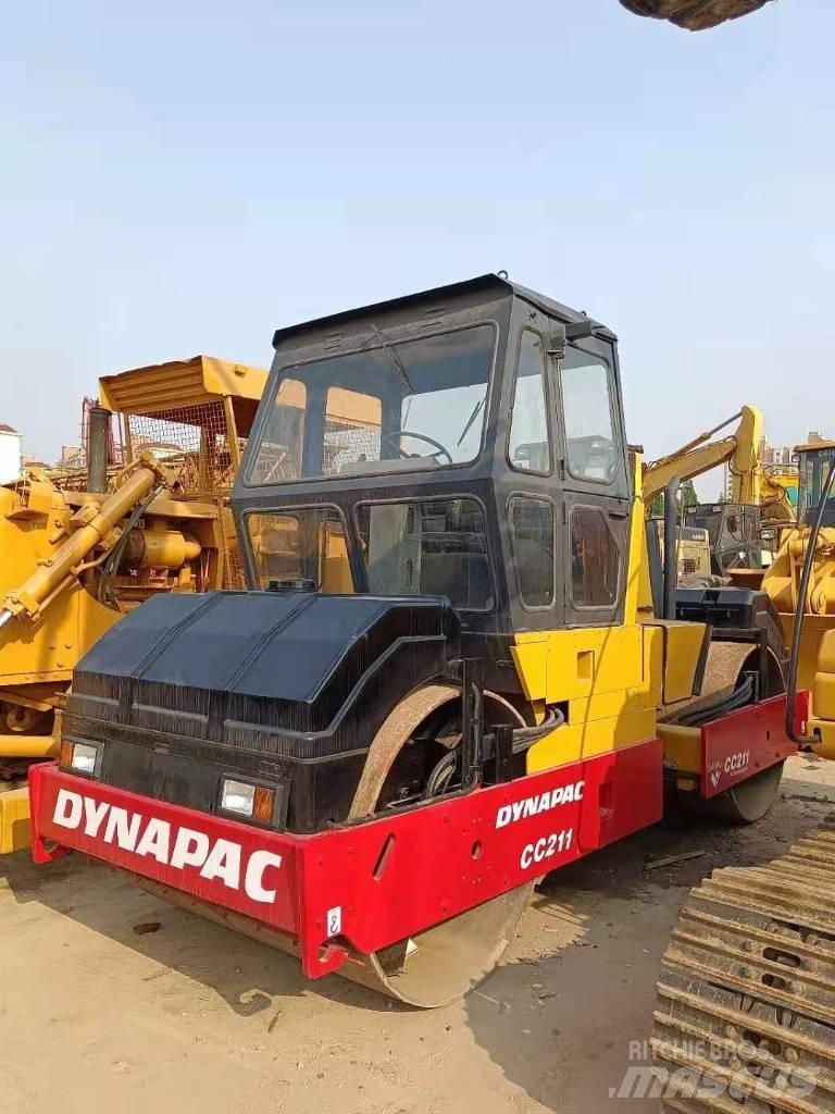 Dynapac CC 211 Çift tamburlu silindirler