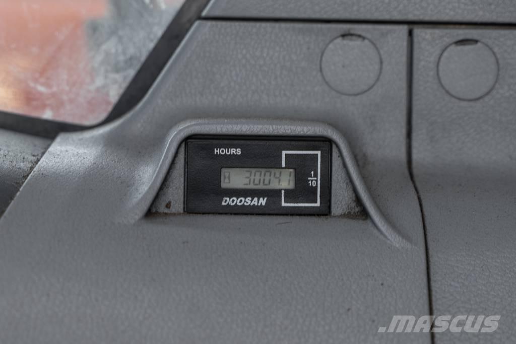 Doosan DX 140 W Lastik tekerli ekskavatörler