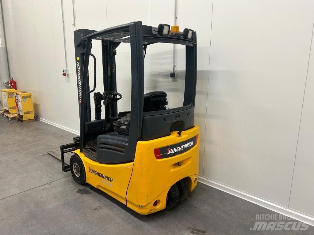 Jungheinrich EFG 215 Elektrikli forkliftler