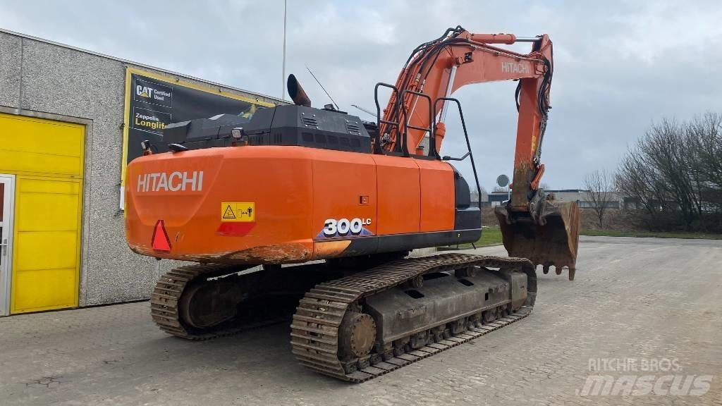 Hitachi ZX 300 LC-6 Paletli ekskavatörler