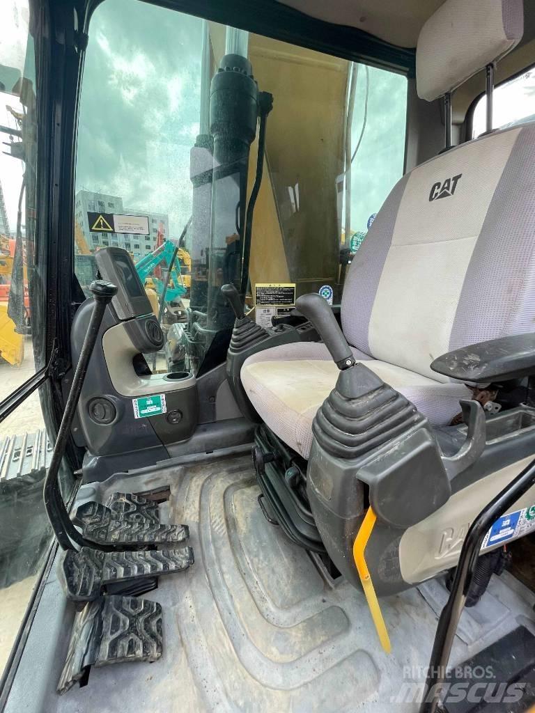 CAT 323 D Paletli ekskavatörler