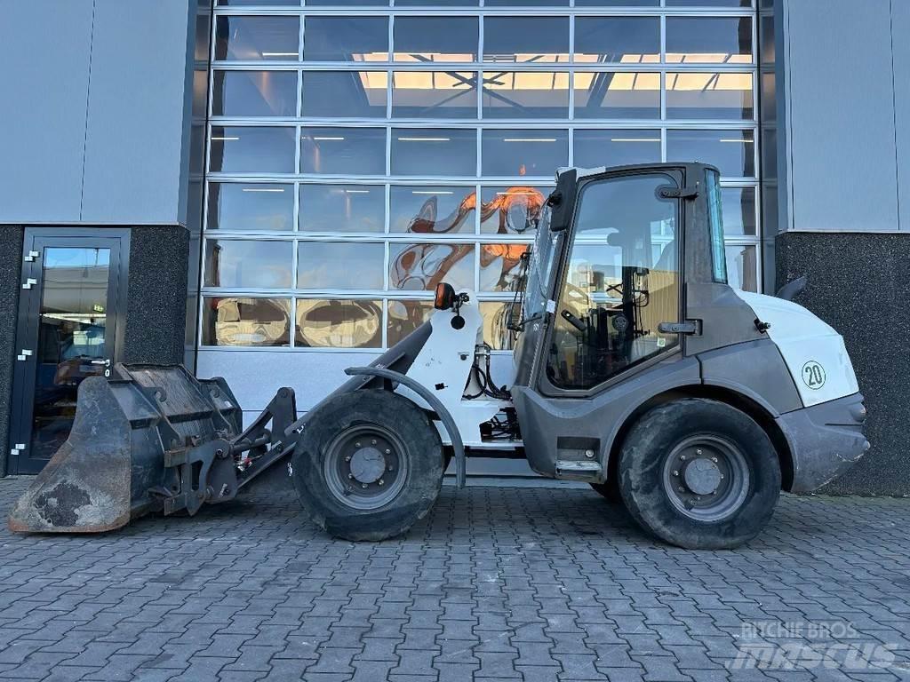 Hitachi ZW75 Tekerlekli yükleyiciler