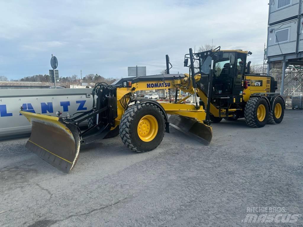 Komatsu GD675-7E0 Greyderler