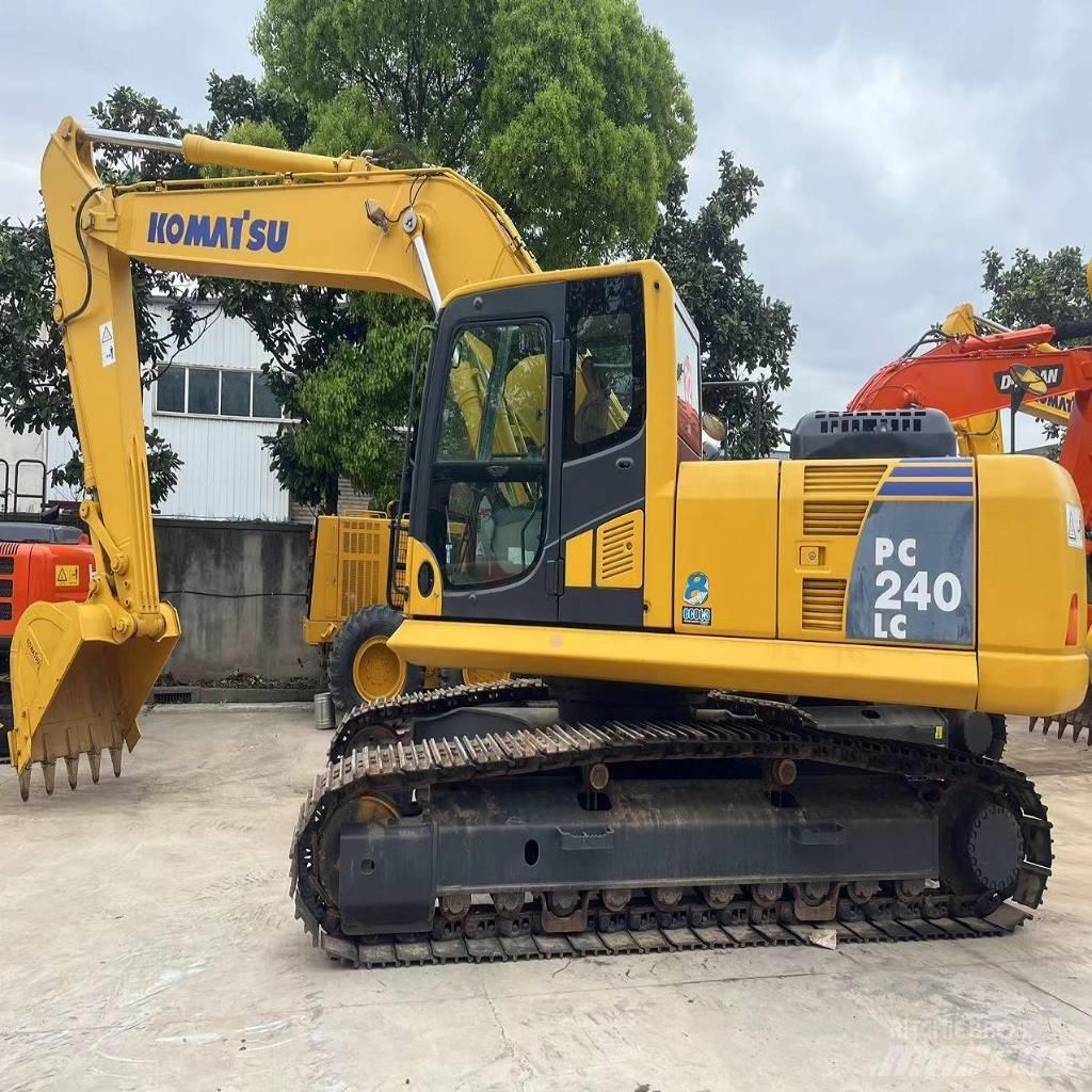 Komatsu PC 240 LC Paletli ekskavatörler