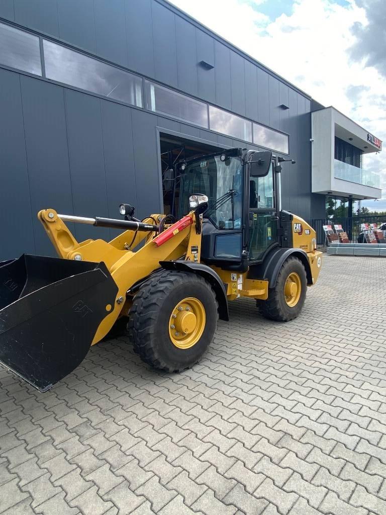 CAT 906 Tekerlekli yükleyiciler