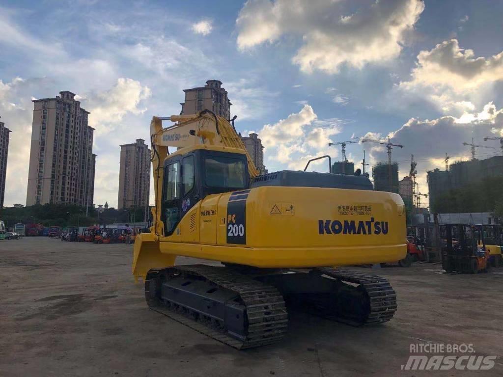 Komatsu PC 200-7 Paletli ekskavatörler