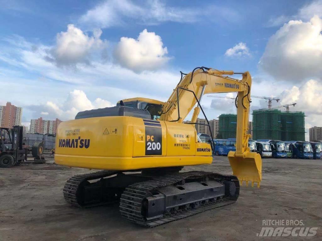 Komatsu PC 200-7 Paletli ekskavatörler