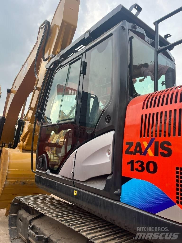 Hitachi 130-5 Paletli ekskavatörler