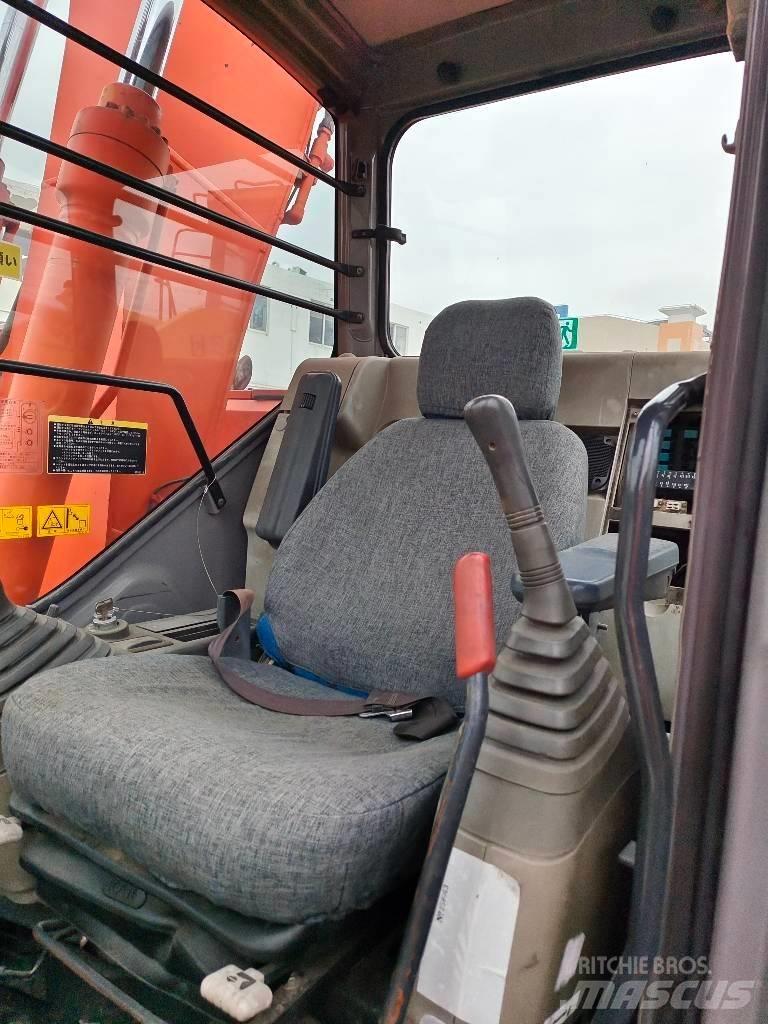 Hitachi ZX 135 US Paletli ekskavatörler