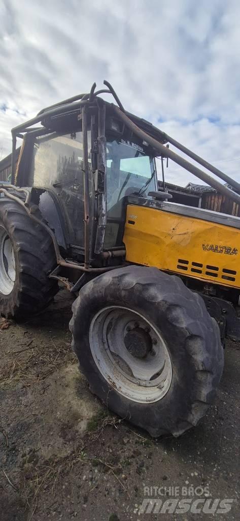 Valtra 6850 Traktörler