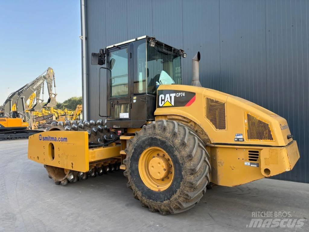 CAT CP74 Tek tamburlu silindirler