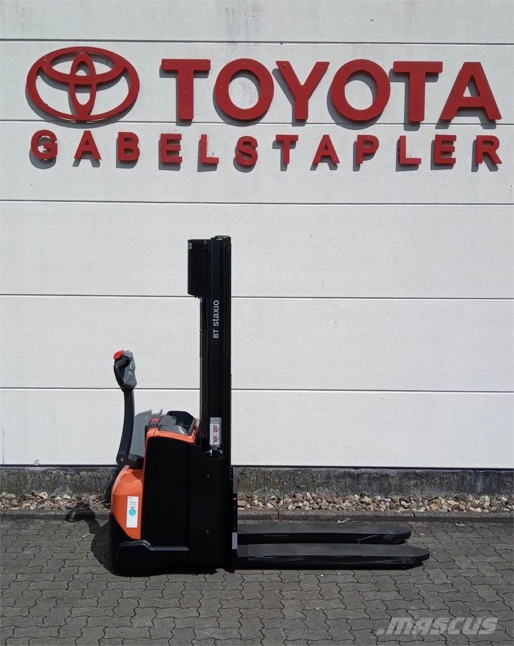 Toyota SWE140L Yaya kumandali istif makinasi