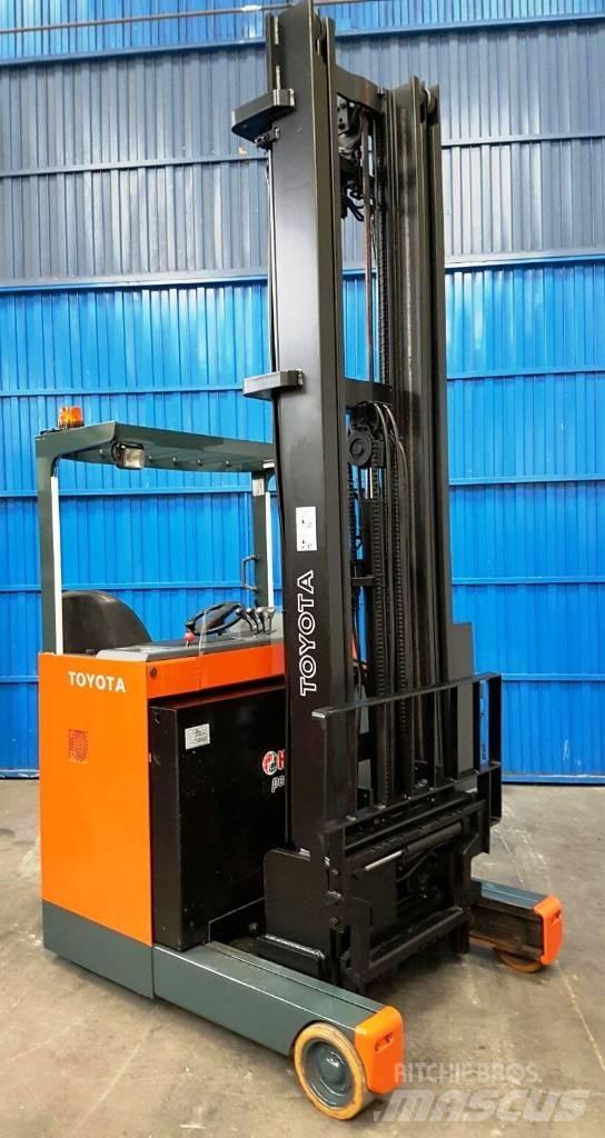Toyota 6 FBRE 14 Reach truck - depo içi istif araçları
