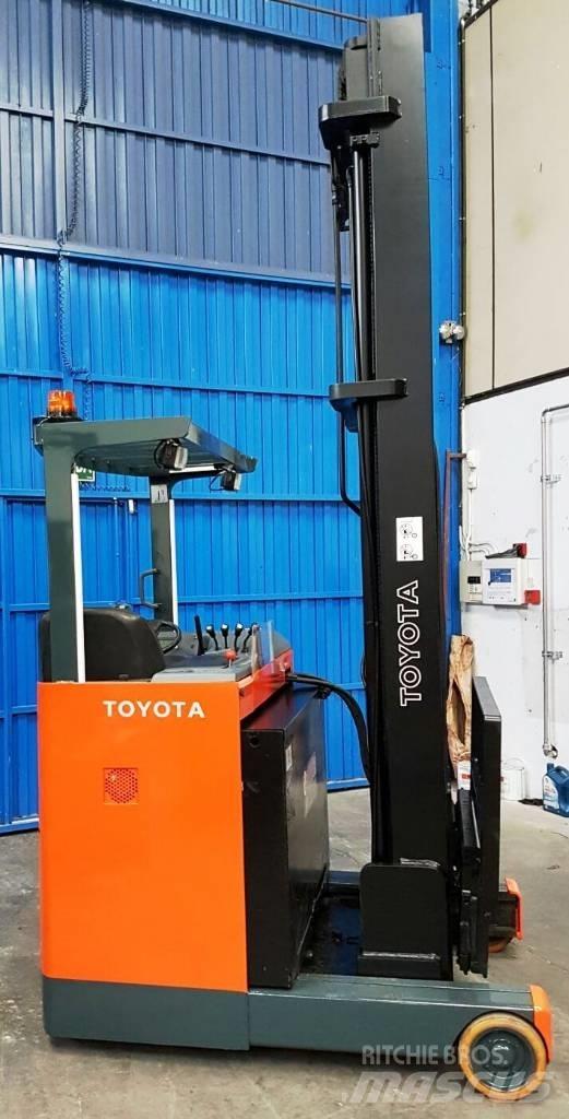 Toyota 6 FBRE 14 Reach truck - depo içi istif araçları