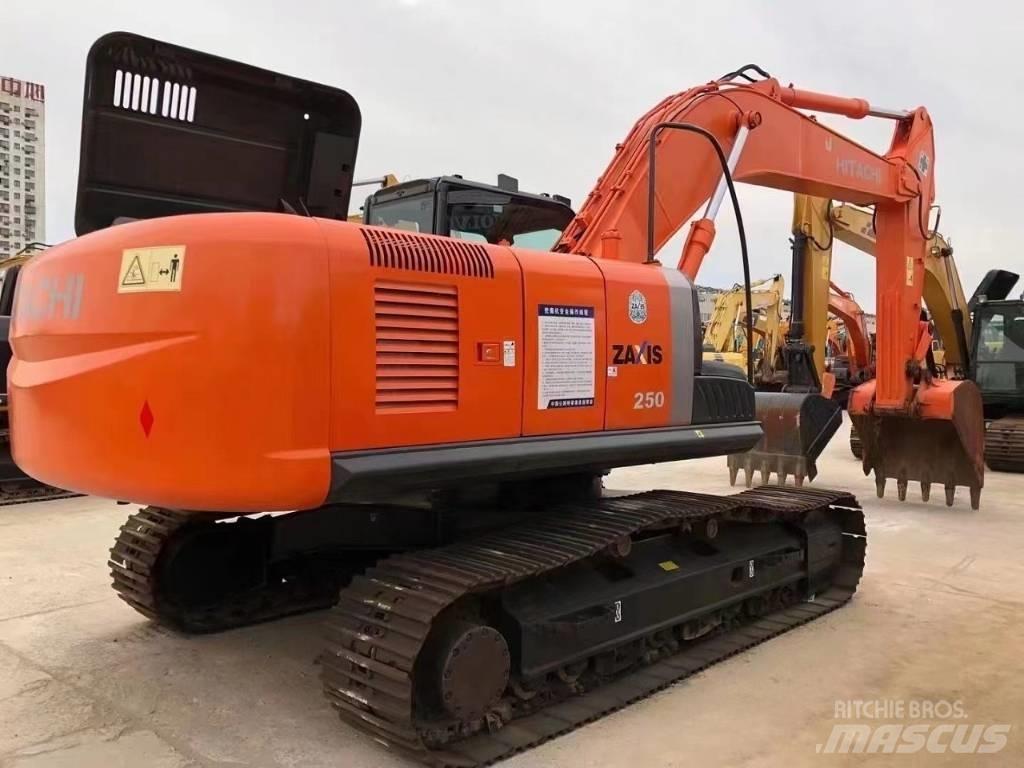 Hitachi ZX 250 Paletli ekskavatörler