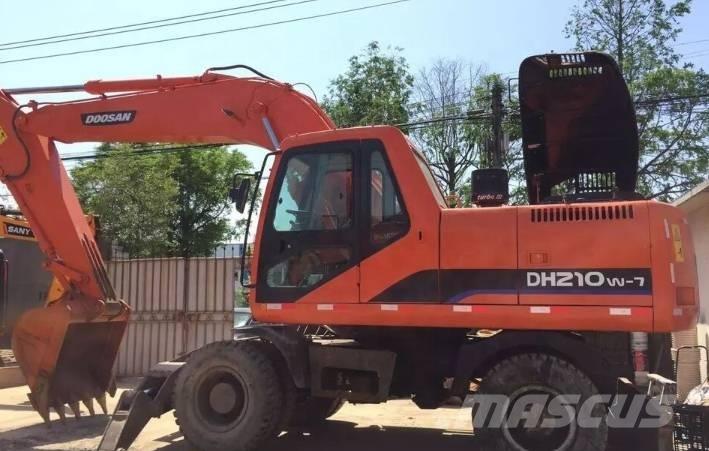 Doosan DH210W Lastik tekerli ekskavatörler