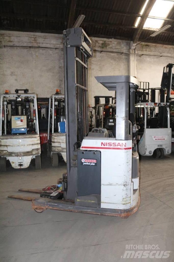 Nissan UNS 160 Reach truck - depo içi istif araçları
