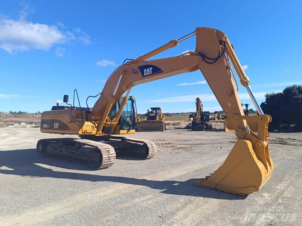 CAT 325 D Paletli ekskavatörler