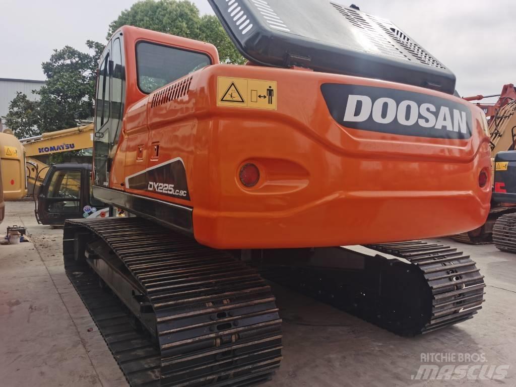 Doosan DX 225 LC-9C Paletli ekskavatörler