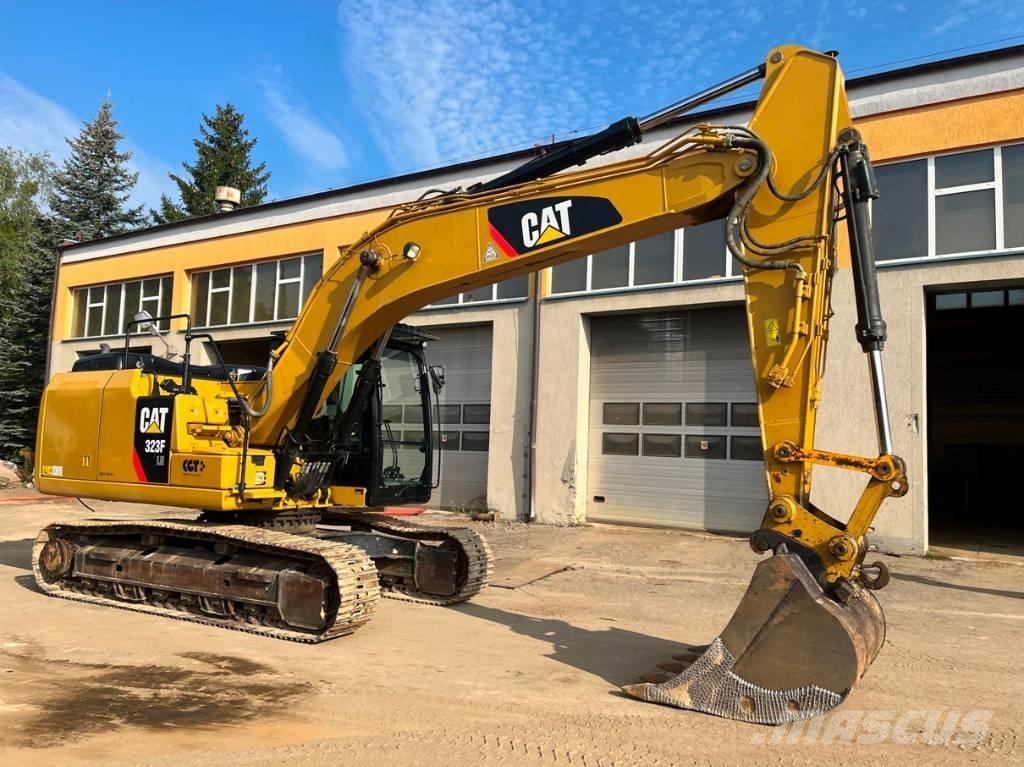 CAT 323 F LN Paletli ekskavatörler