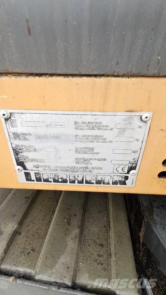 Liebherr 904 Lastik tekerli ekskavatörler