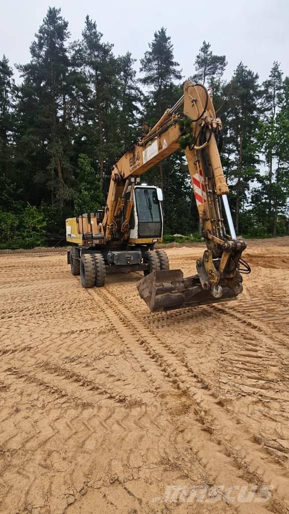 Liebherr 904 Lastik tekerli ekskavatörler