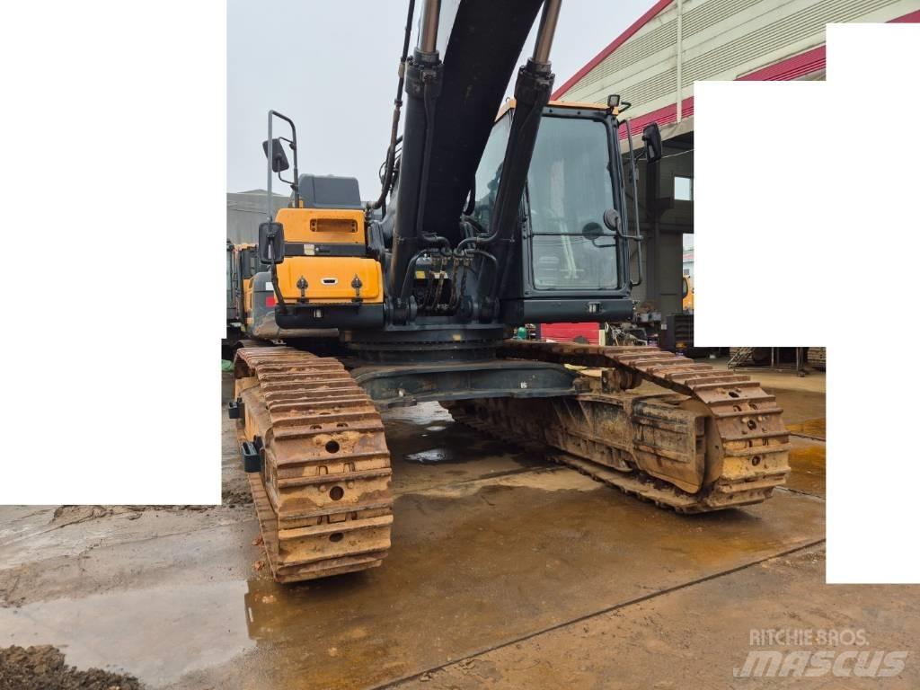 Hyundai HX 520 L Paletli ekskavatörler