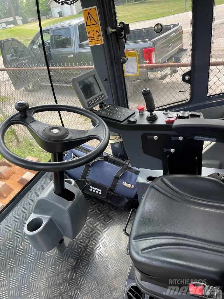 XCMG CV 83 PDU Tek tamburlu silindirler
