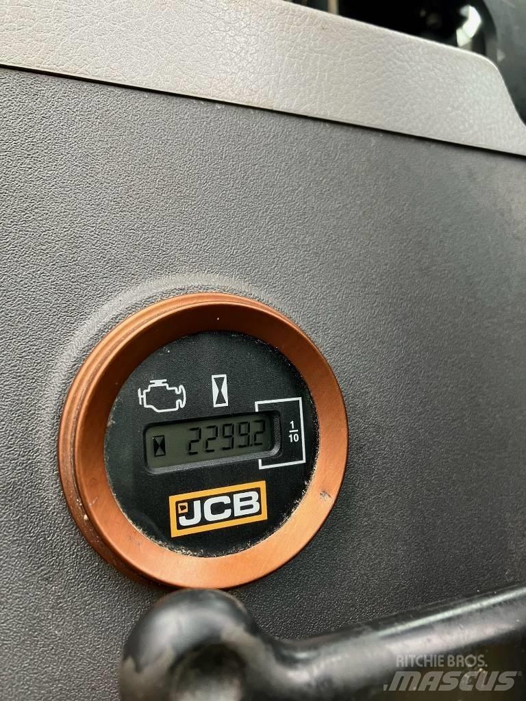 JCB 220X LC Paletli ekskavatörler