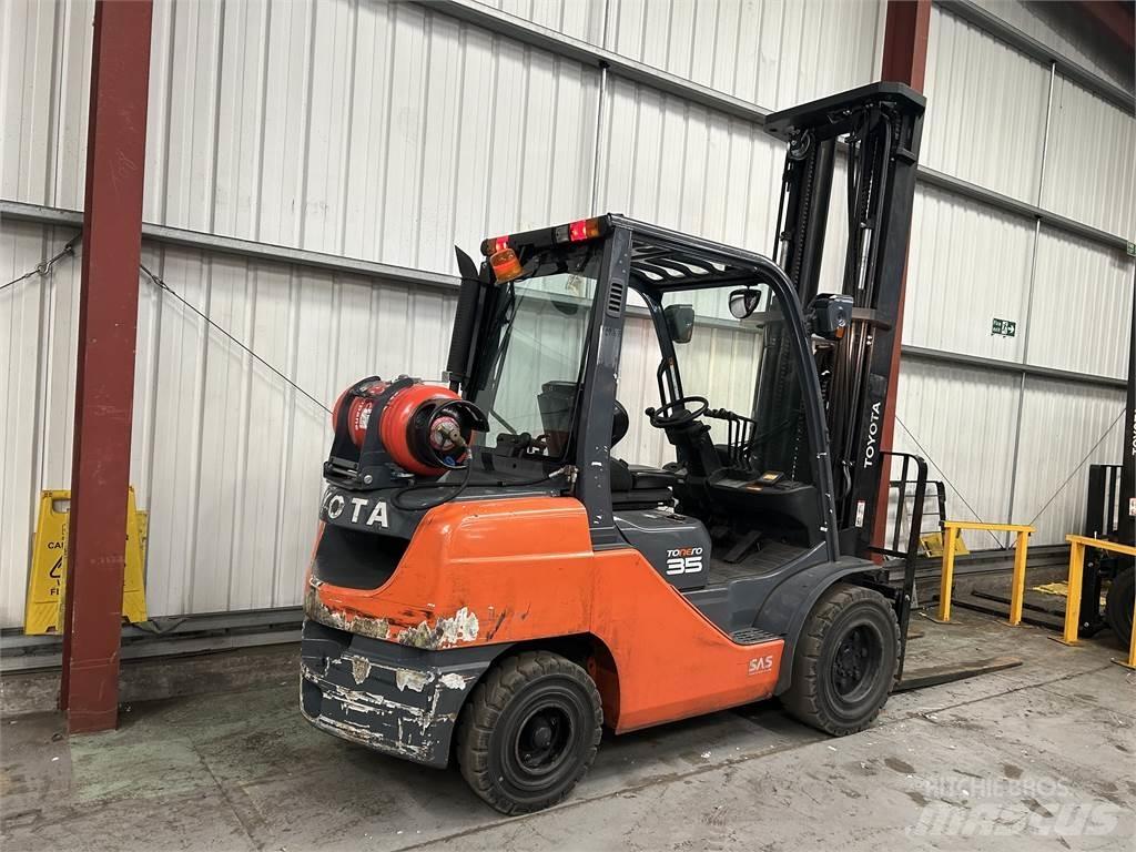 Toyota 02-8FGJF35 LPG'li forkliftler