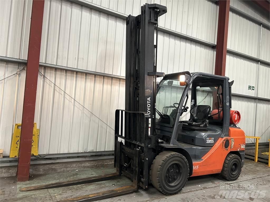 Toyota 02-8FGJF35 LPG'li forkliftler