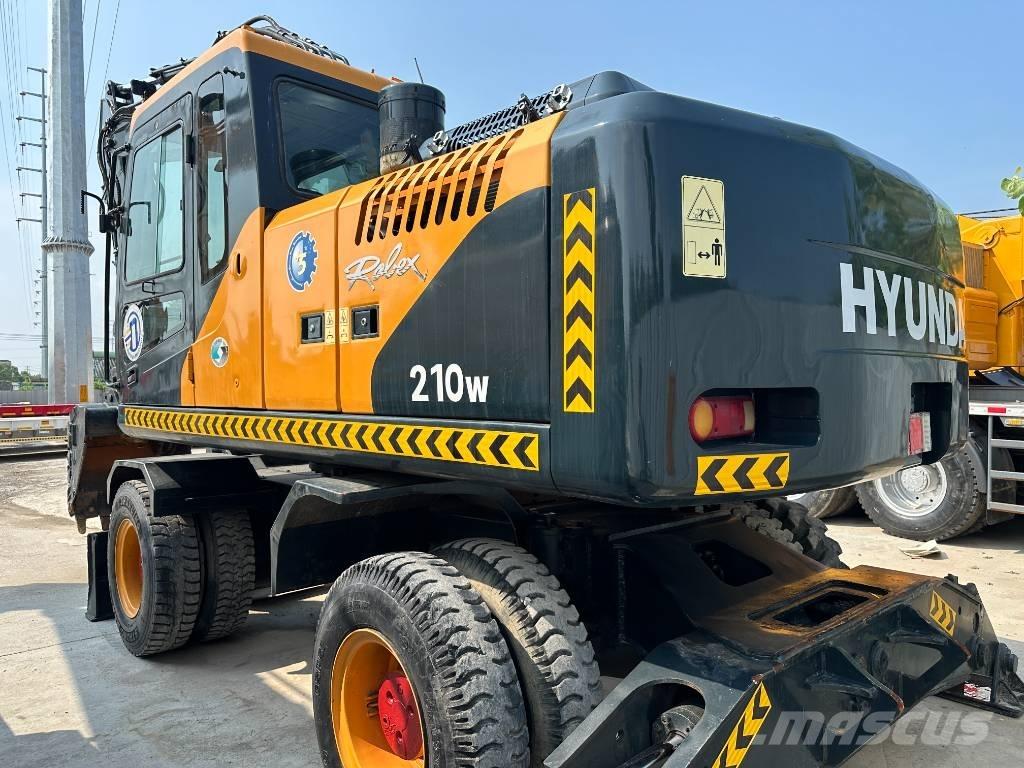 Hyundai 210W-9 Lastik tekerli ekskavatörler