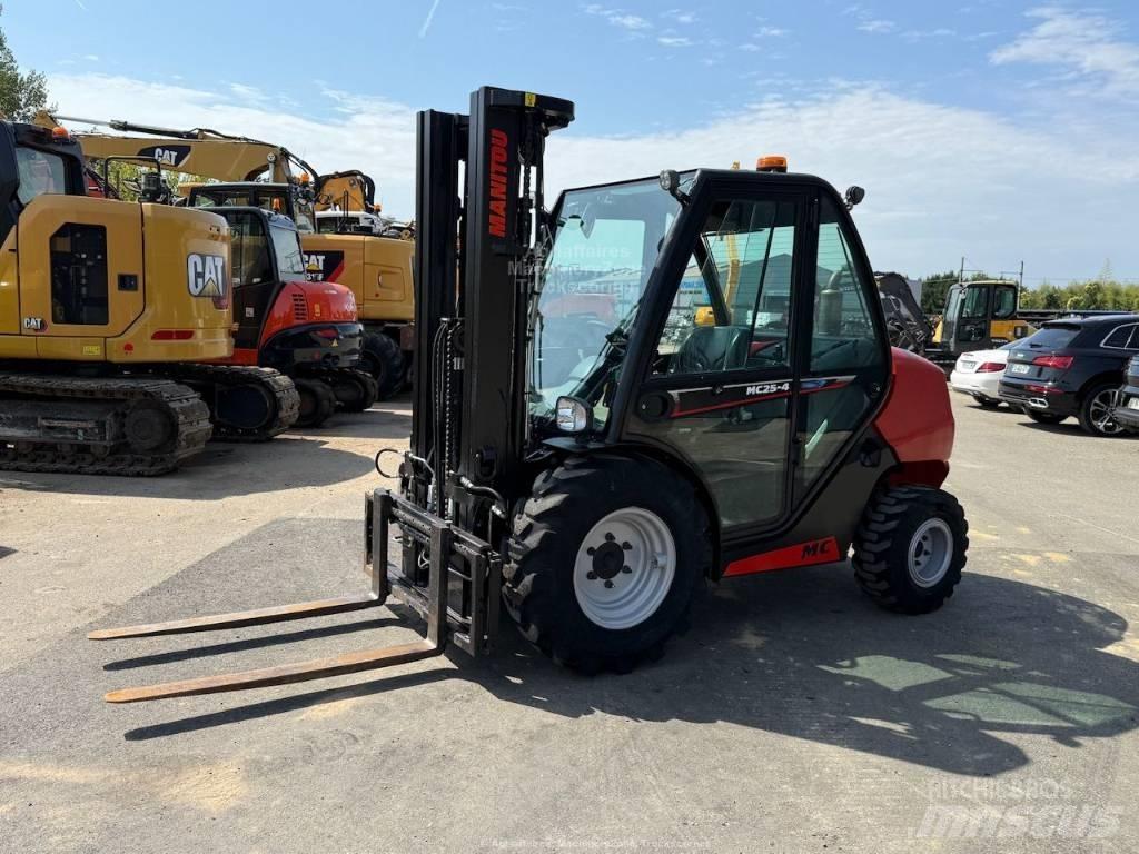 Manitou MC 25 Arazi tipi forklift