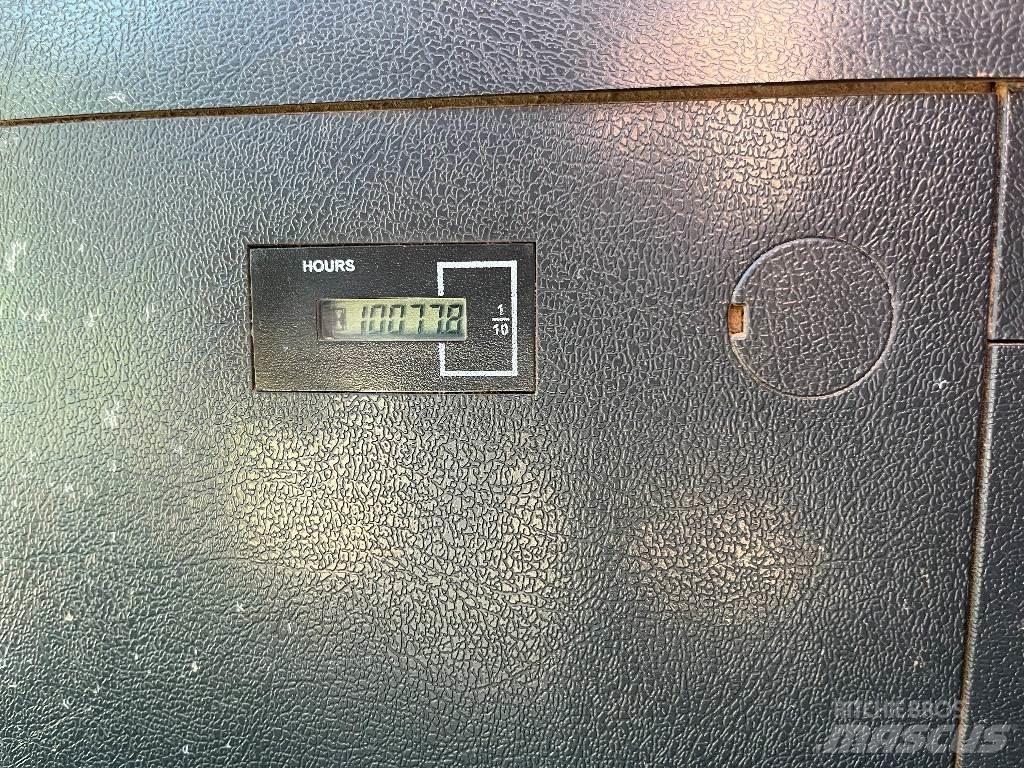 Hyundai HX 180 L Paletli ekskavatörler